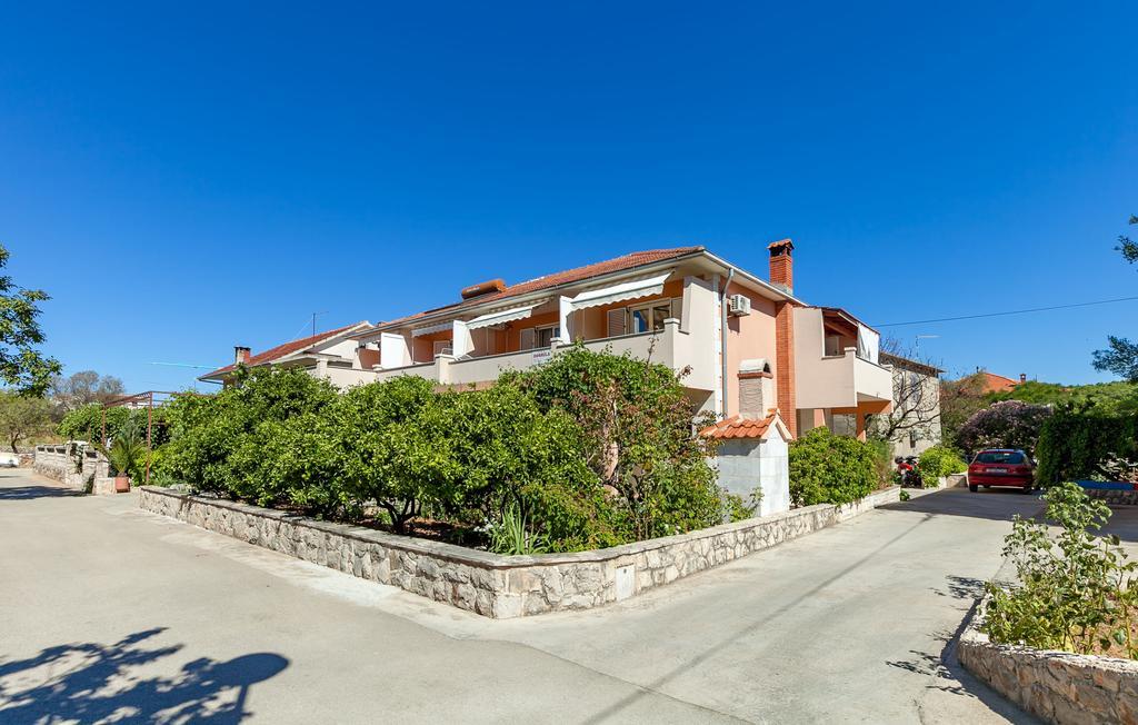 Apartments And Rooms Dobrila Jelsa  Bagian luar foto