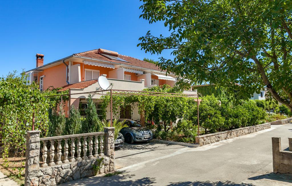 Apartments And Rooms Dobrila Jelsa  Bagian luar foto
