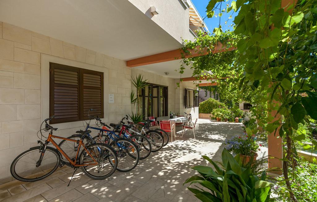 Apartments And Rooms Dobrila Jelsa  Bagian luar foto