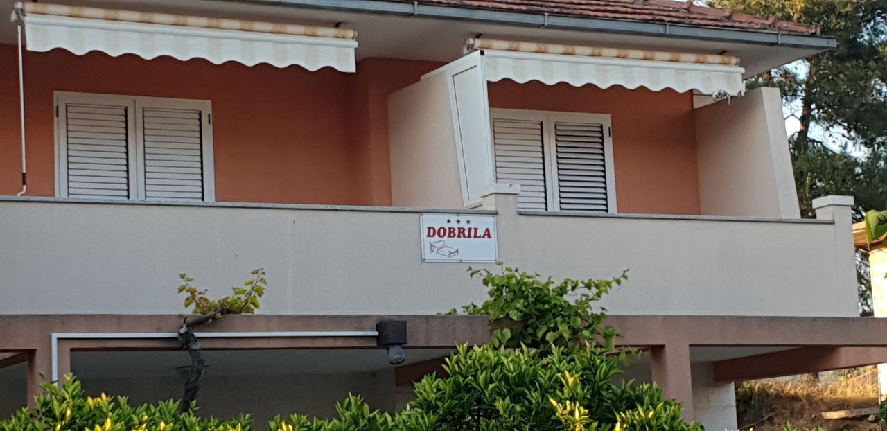 Apartments And Rooms Dobrila Jelsa  Bagian luar foto