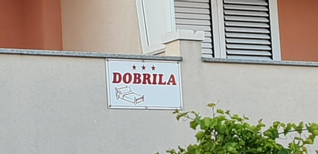 Apartments And Rooms Dobrila Jelsa  Bagian luar foto