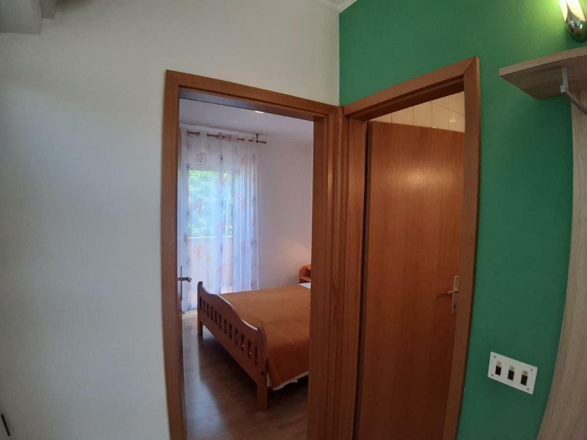 Apartments And Rooms Dobrila Jelsa  Bagian luar foto