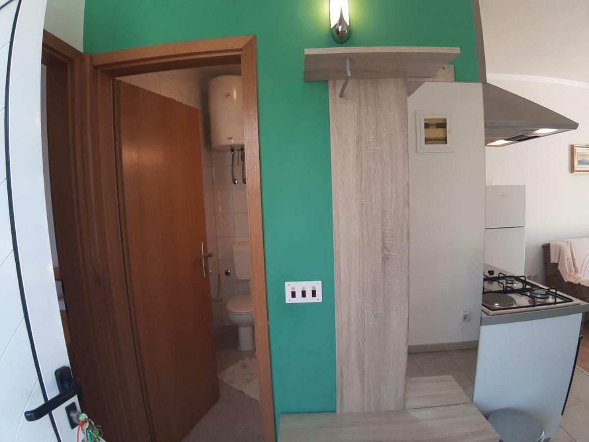 Apartments And Rooms Dobrila Jelsa  Bagian luar foto