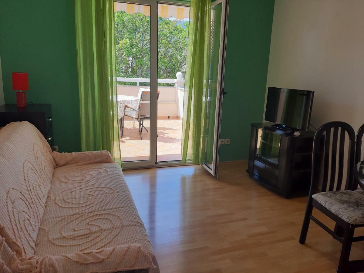 Apartments And Rooms Dobrila Jelsa  Bagian luar foto